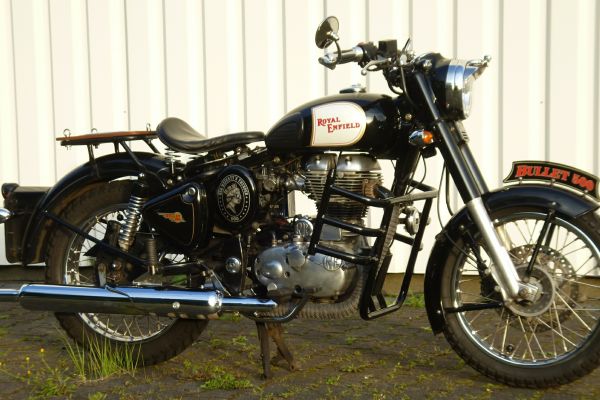 royal-enfield-bullet-c5-im-wandel-0250ADE3C1D-DA28-9DD6-8570-25EAFE597F7E.jpg