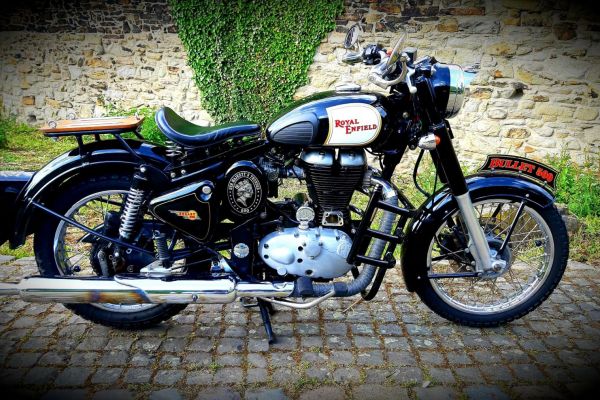 royal-enfield-bullet-c5-im-wandel-03064622162-C353-4F0D-E898-AC264A8F2909.jpg