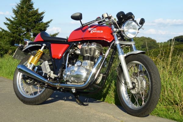 royal-enfield-continental-gt-im-wandel-00356F78814-3FA4-7273-839A-FB81A50F10BF.jpg