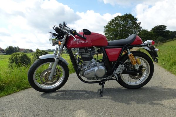royal-enfield-continental-gt-im-wandel-006D88ADB29-98CD-0A8B-22BC-B80A09223F5E.jpg