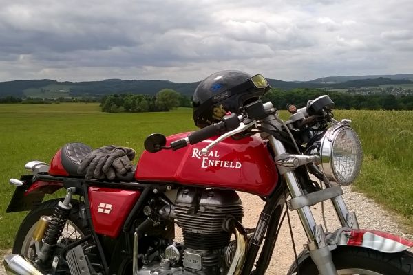 royal-enfield-continental-gt-im-wandel-0163D5142CC-4BF6-D90E-58DC-D900D76D2DC7.jpg
