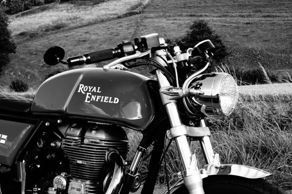 royal-enfield-continental-gt-im-wandel-019B717FC72-2A86-646C-44EA-D752C15F6A88.jpg