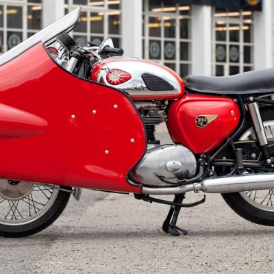 BSA Dreamliner am Ace Cafe